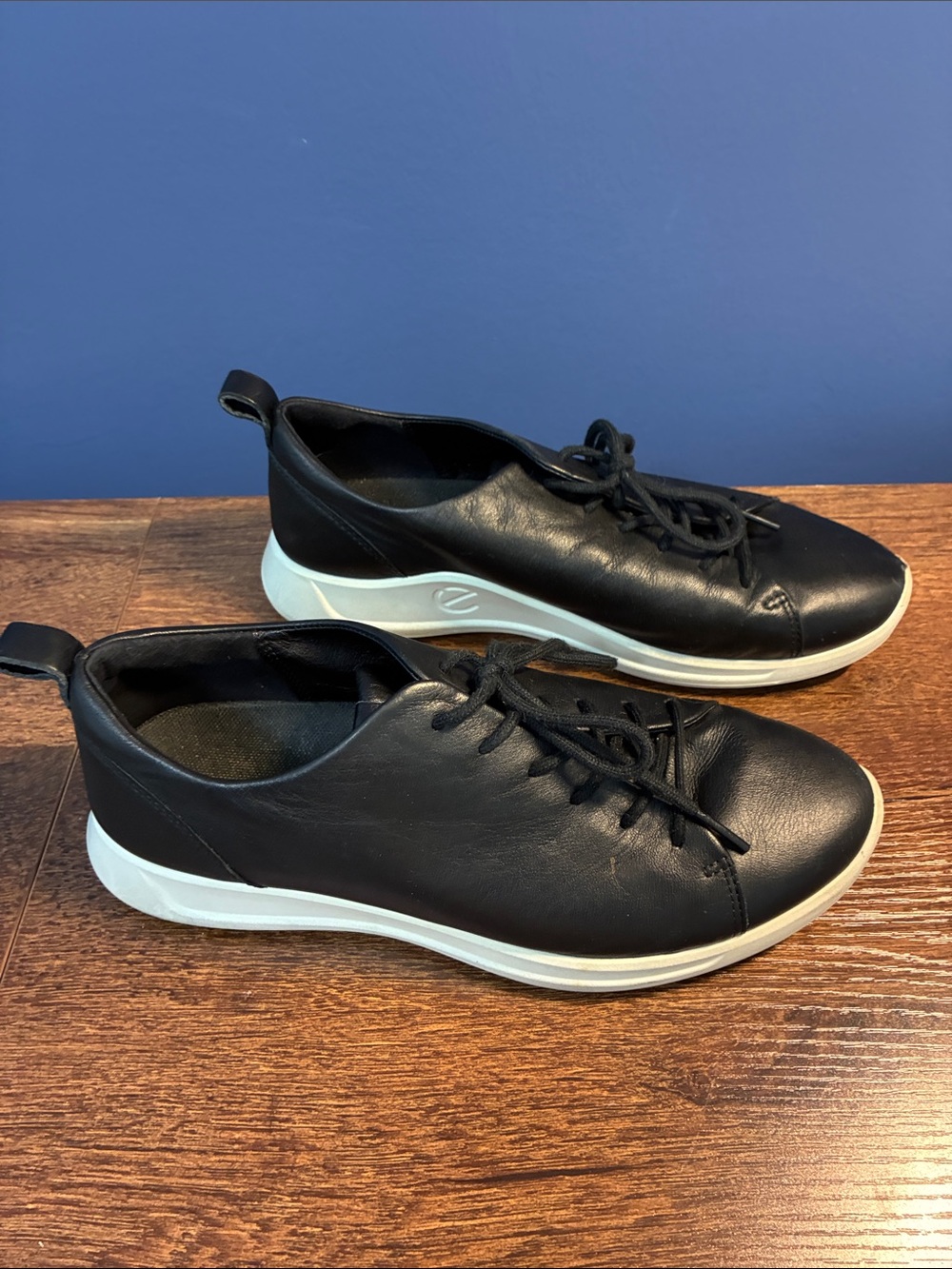 Ecco Black Leather Lace-Up Sneakers